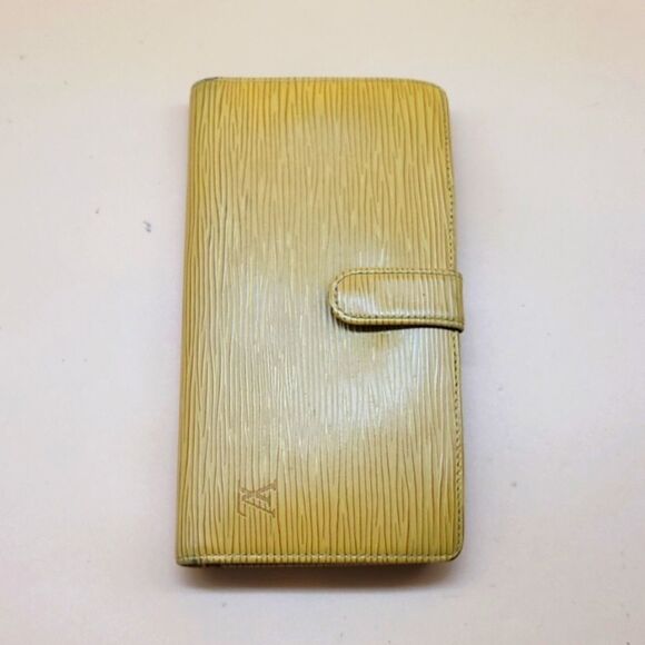 Authentic Louis Vuitton Epi Wallet - Picture 1 of 11